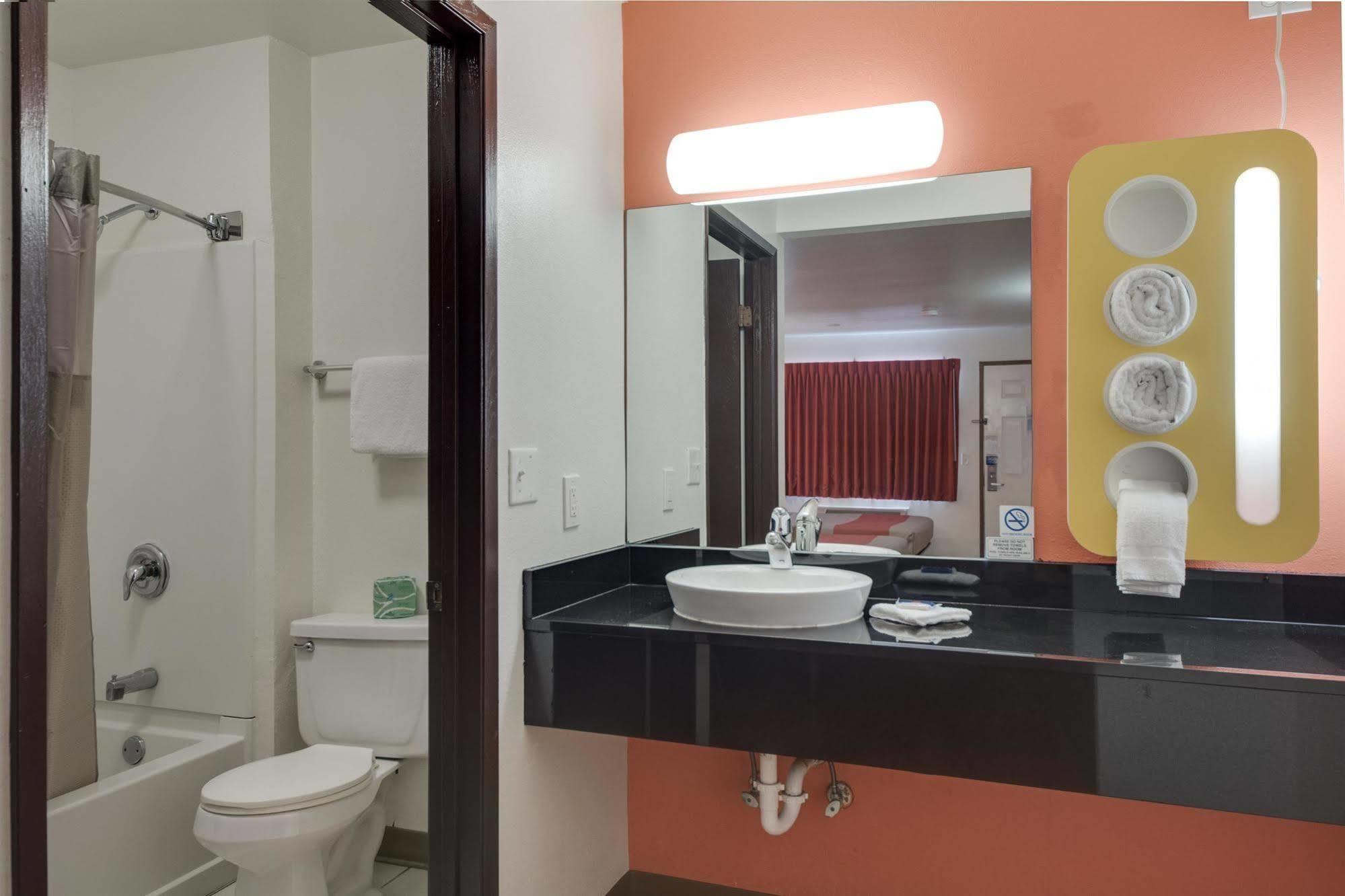 Motel 6-Brownsville, Tx North Εξωτερικό φωτογραφία