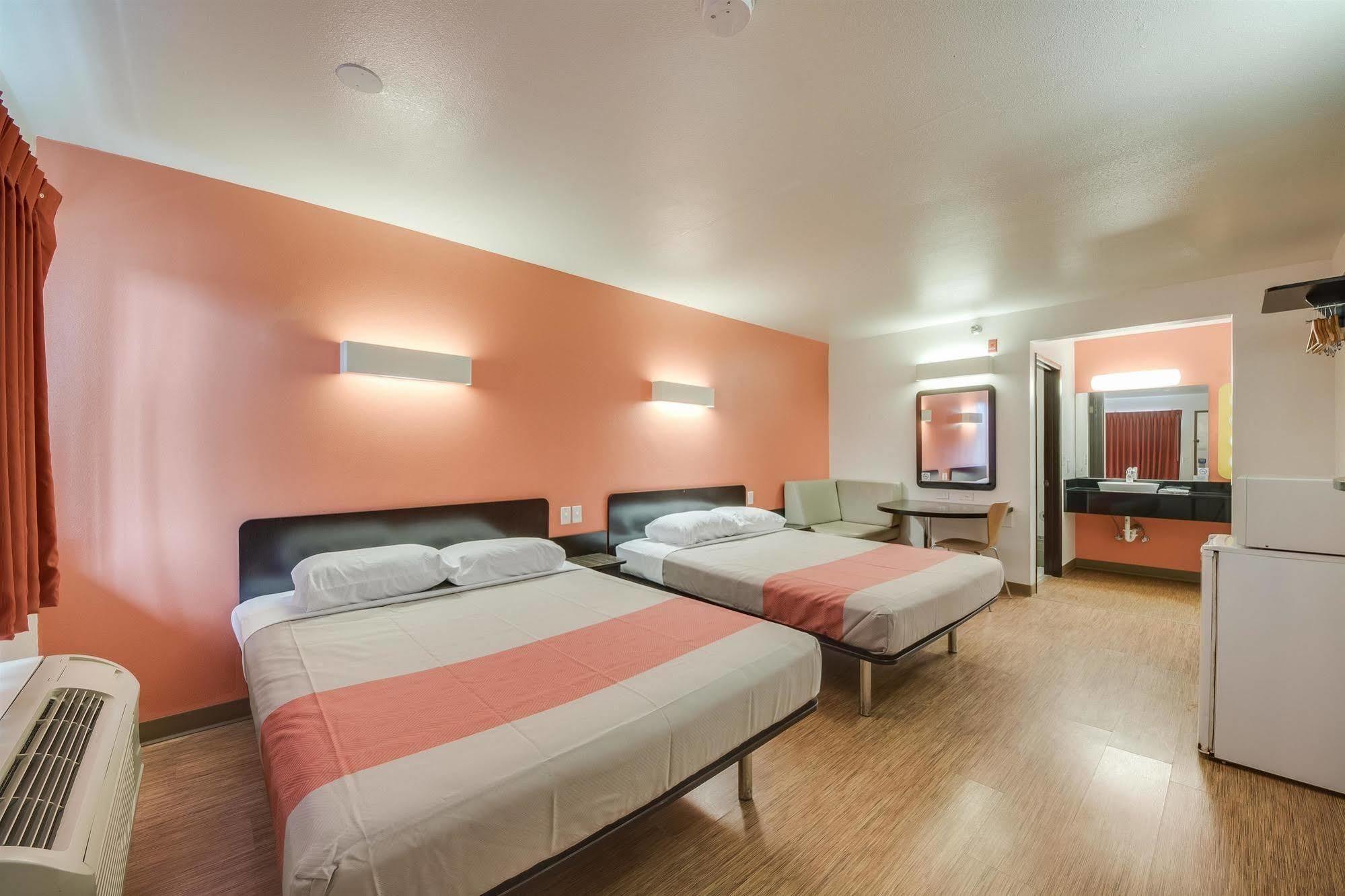 Motel 6-Brownsville, Tx North Εξωτερικό φωτογραφία