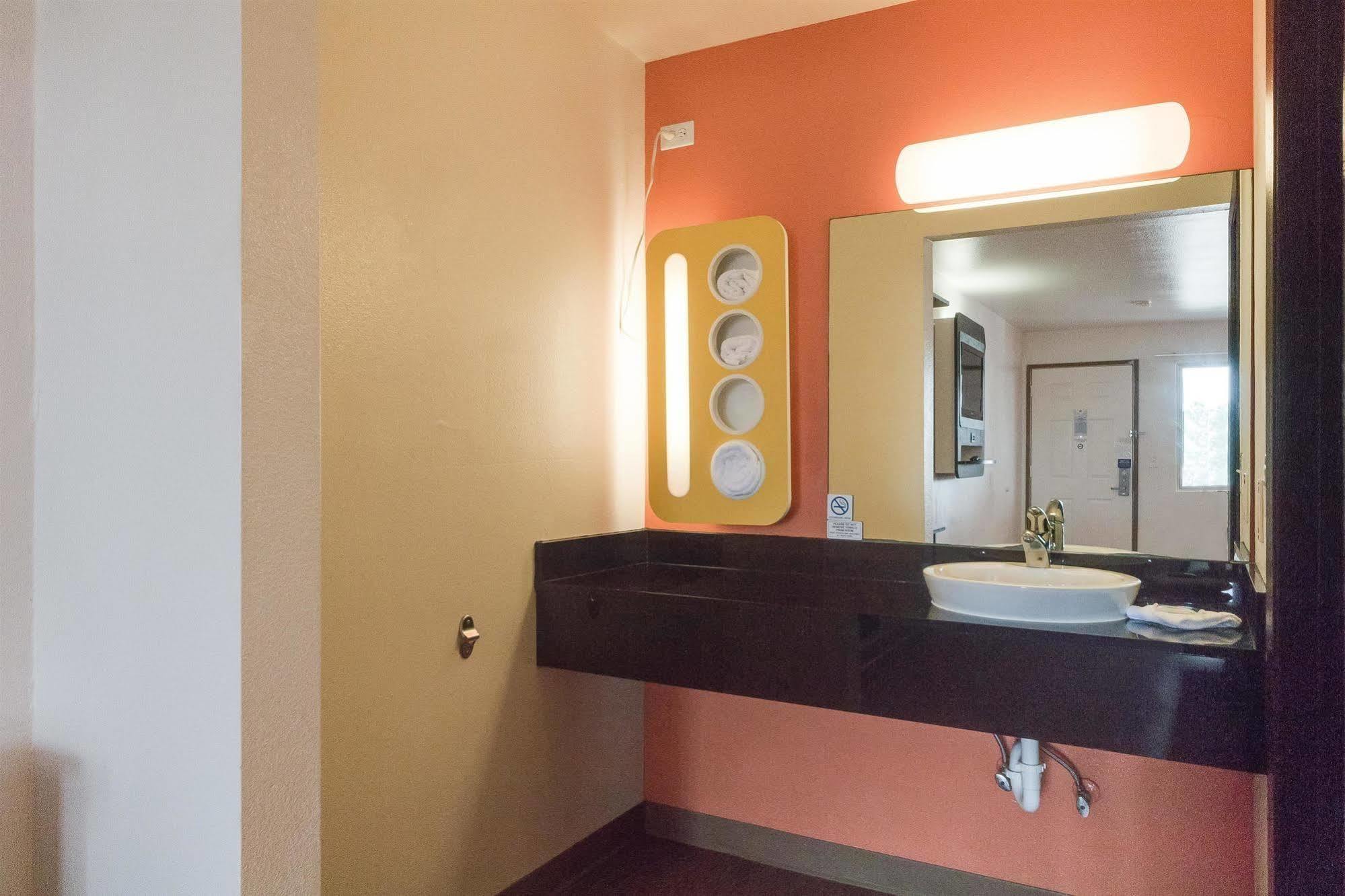 Motel 6-Brownsville, Tx North Εξωτερικό φωτογραφία